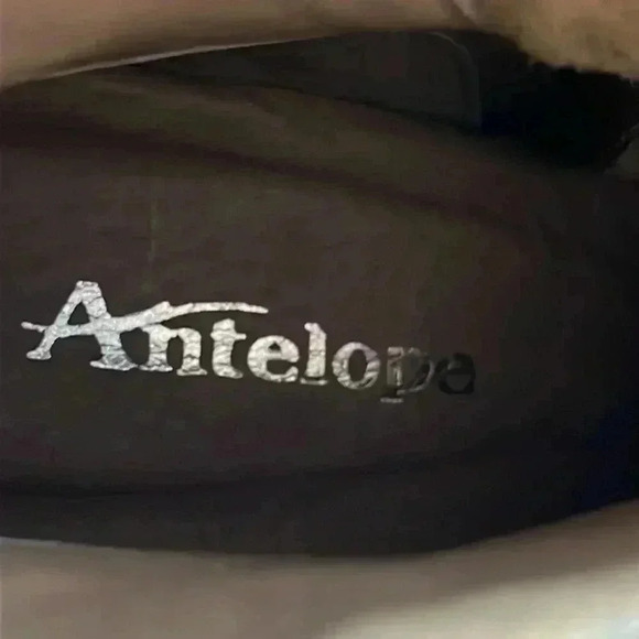 ANTELOPE Brown Metallic Gold Round Toe Suede Booties Size 38/8 - Picture 7 of 8